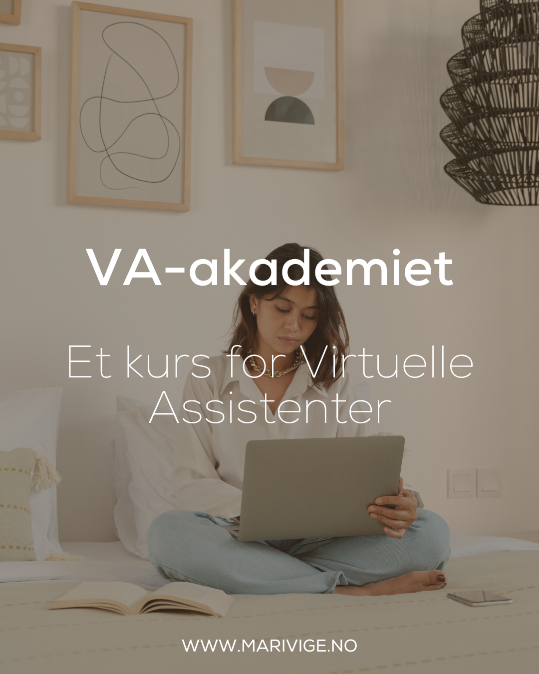 Dame som har startet på VA-akademiet - et kurs for Virtuelle Assistenter.